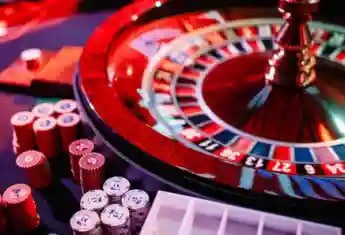 Simbol dan fitur bonus dari permainan Nolimit City